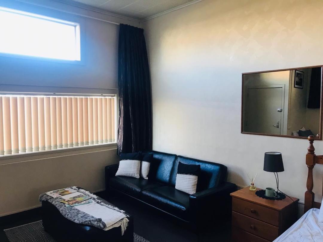 Otautau Hotel エクステリア 写真